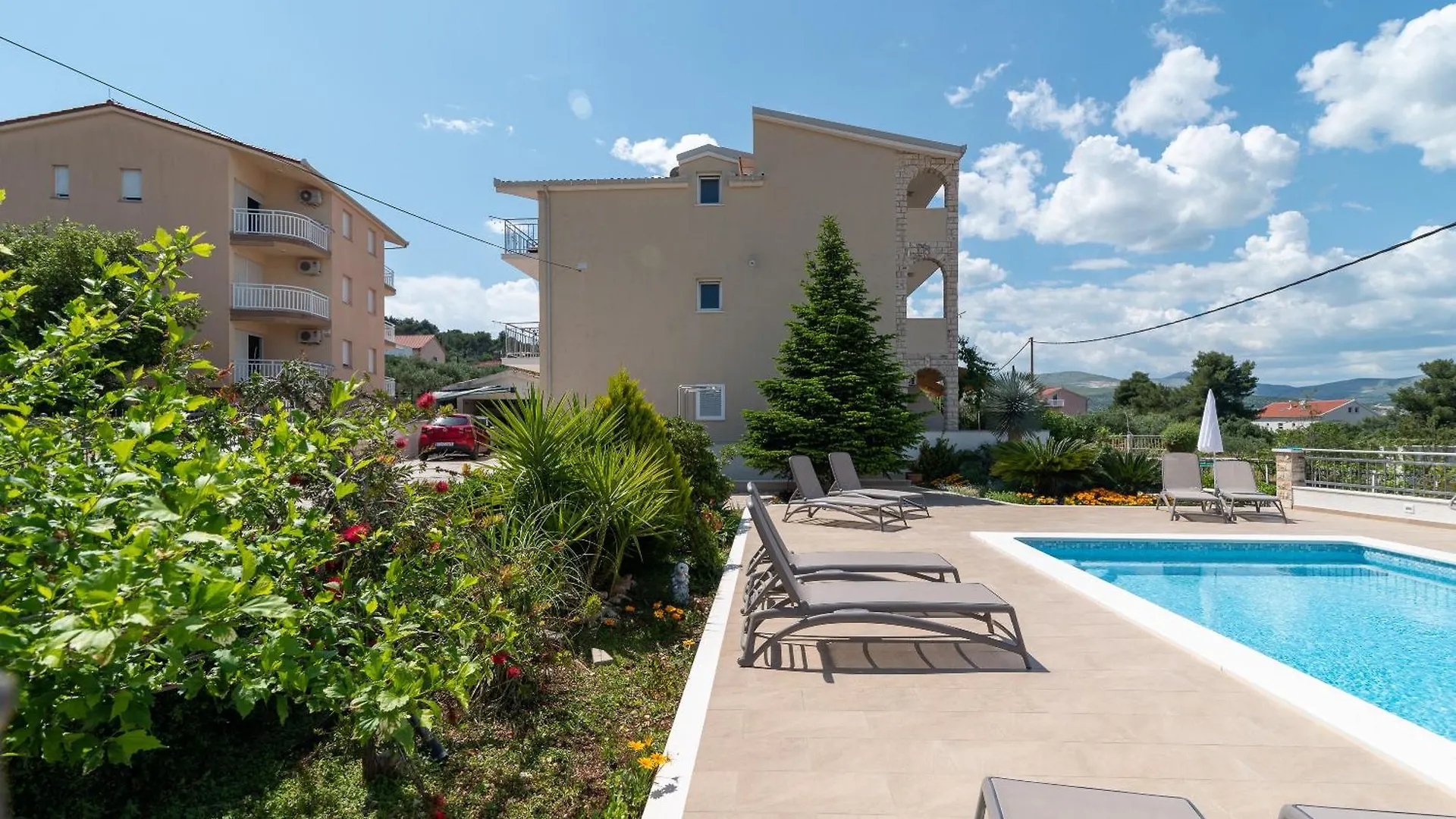 Apartments Brico Trogir 0*,